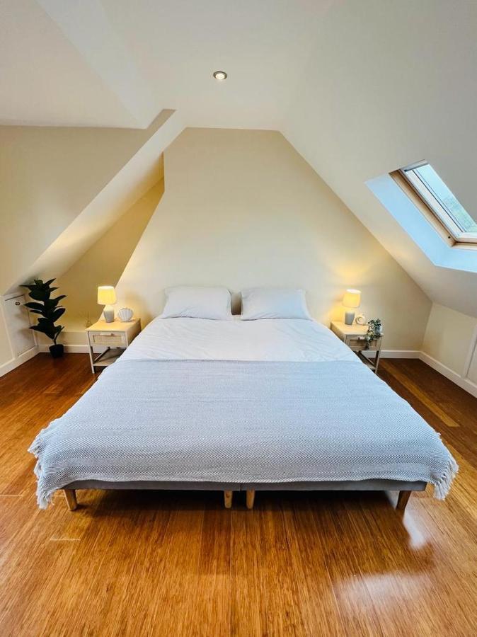 Family Home In Hampshire - Sleeps Up To 9 People With 3 Parking Spaces Winchester Extérieur photo